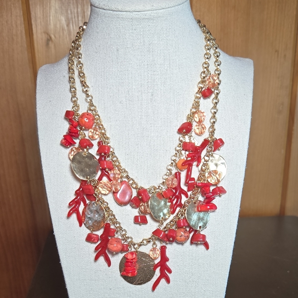 GOLD TWO-STRAND NECKLACE WITH FAUX CORAL/GOLD DISCS/FACETED BEADS/STONES